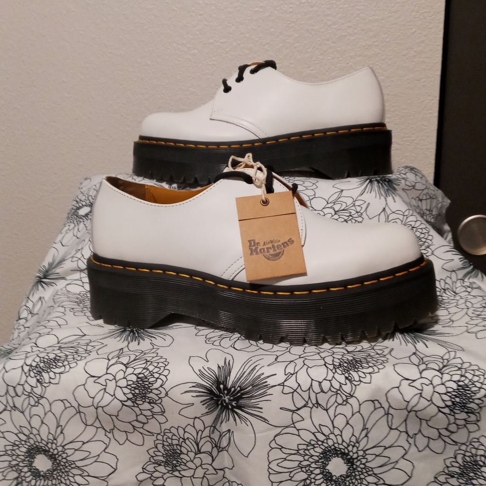 New Dr. Martens White 1461 Smooth Leather Platform Oxfords (US Women 10/Men 9)